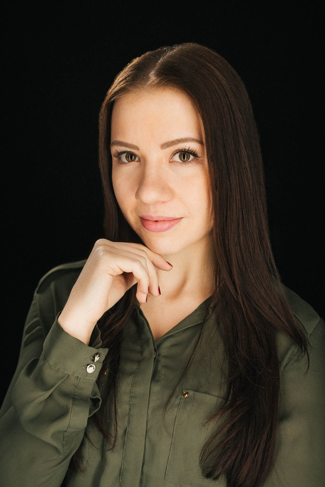 Export x3 Headshot  06581 Dez 01 2019 Bearbeitet 2 Headshots 2019  Miro Nicole Nadine